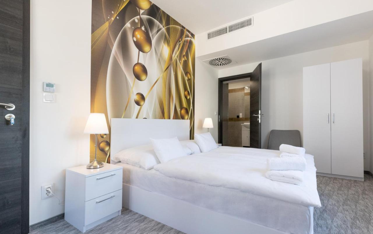 Panzio 81 Bed & Breakfast Hajdúszoboszló Екстериор снимка
